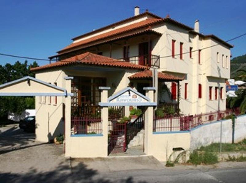 Hotel Kavouris Скопелос Экстерьер фото